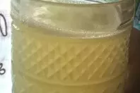 Honig in kalter Flüssigkeit auflösen