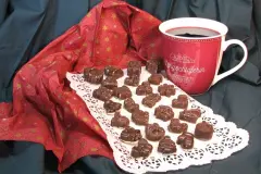 Eisschokolade-Pralines und Fliederbeergrog