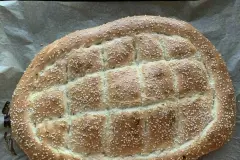 T&uuml;rkisches Fladenbrot mit Sesam