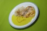 Lachs & Garnelen mit Curry-Zabaione und Reis