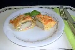 Pikante Blätterteigtaschen mit Spargel