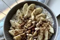 Kalorienarmer Apfel-Nuss Porridge