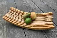 Obstschale aus alten Holzbügeln