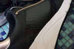 Sneakers: Wei&szlig;e Sohlen reinigen