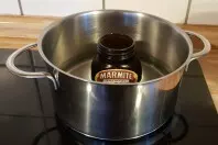 Marmite-Brotaufstrich wird wieder weich und streichfähig