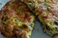 Artischocke kochen: Vegetarische Gemüse-Frittata mit Spargel & Bärlauch