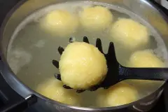 Kartoffelkl&ouml;&szlig;e mal ganz einfach