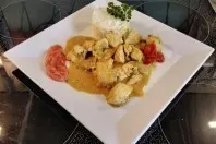 Hähnchenbrust in Curcuma Soße mit Basmati Reis