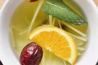 Ingwer-Orangen-Tee mit Datteln selber machen