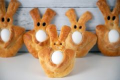 Paashaasjes &ndash; niederl&auml;ndische Hefe-Hasen