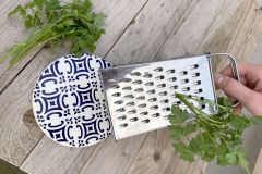 Kr&auml;uter schneller vom Stiel trennen