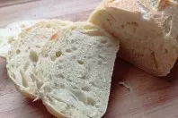 Brot aus 4 Zutaten backen