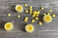 Lippenbalsam selber machen - mit Honig