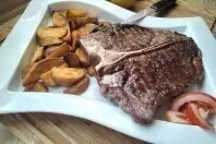 T-Bone Steak mit Wedges
