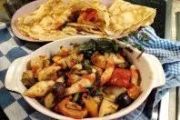 Gefüllte Pfannkuchen: Omeletten mit Gemüse und Surimi