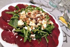 Rote Bete Carpaccio mit Feta