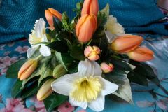 Tischgesteck mit Frischblumen