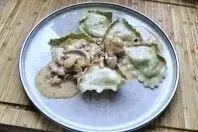 Ravioli mit Champignonsauce