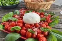 Warmer Honig-Tomaten-Salat mit Burrata di Bufala