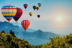 „Warum fliegt ein Heißluftballon?“