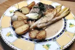 Spargel mit Lachs, Kartoffeln und Zitronensoße