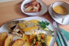 Dorade mit Zitrus-Soße aus der Pfanne