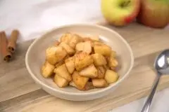 Äpfel aus dem Airfryer – mit Zimt gebacken