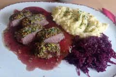 Lammrücken mit Pistazienkruste