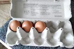 Eier leichter aus den Karton entnehmen