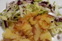 Geröstete Klöße mit Radicchio-Salat