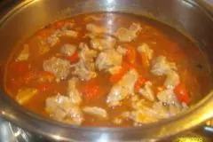 Spanferkelgulasch  "deftig"  mit Paprika