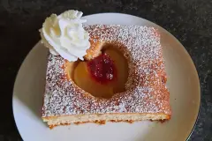 Herzkuchen mit Birnen