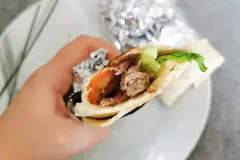 Einfache türkische Pizza aus Wraps
