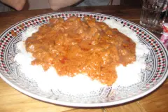 Domoda &ndash; Fleisch in Erdnussso&szlig;e