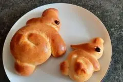 Osterhasen aus Quarkölteig