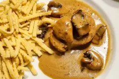 H&auml;hnchenbrust in leckerer Pilzso&szlig;e