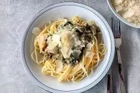 Spaghettisalat mit Parmesan