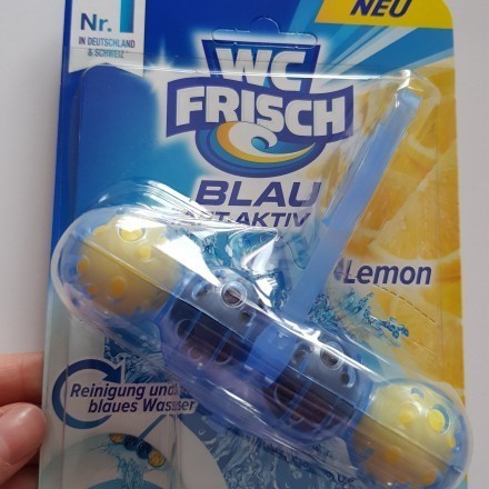 WC Frisch Blau Kraft-Aktiv Lemon getestet von Kristina 