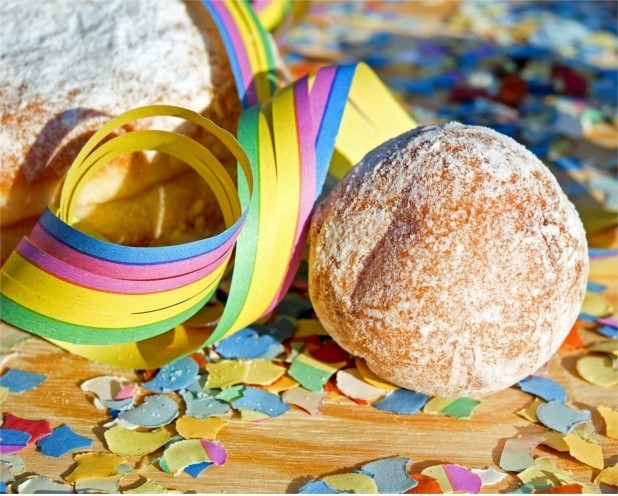 Ob Berliner Pfannkuchen, Krapfen oder Fastnachtsküchle – das typische Gebäck zu Karneval schmeckt sehr lecker.