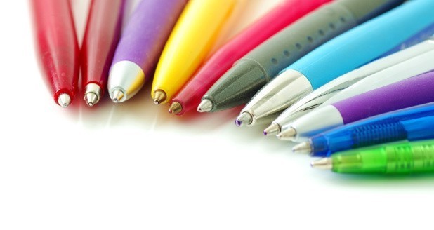Mit den Tipps auf Frag Mutti kannst du Kugelschreiberflecken zuverlässig aus Textilien entfernen